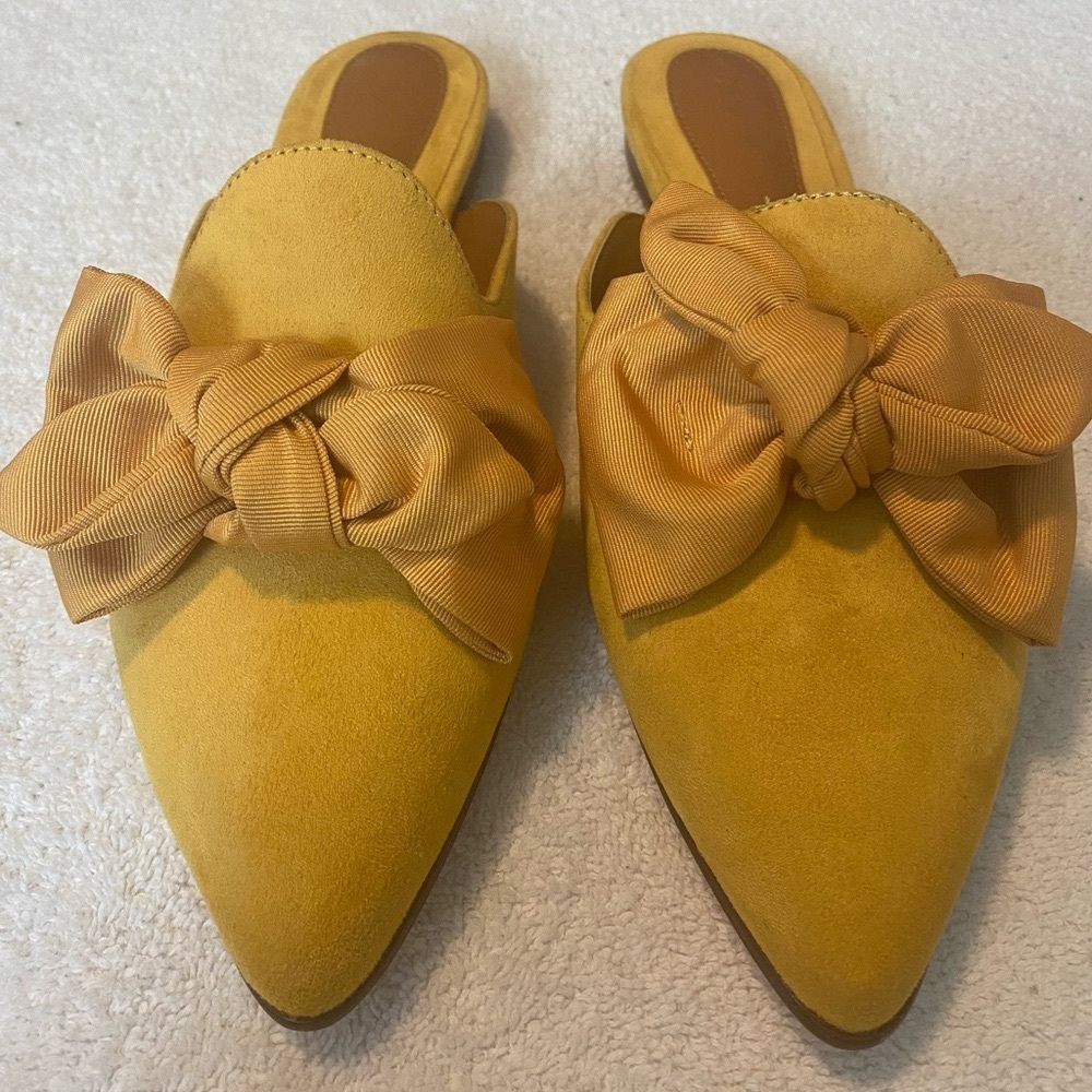 Brand New Stylish Suede / Leather Slides By RILISTA - Size 9 - box 4